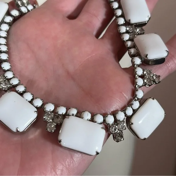 Antique 1940's Retro Art Deco White Milk Glass Emerald Cut Choker Necklace - Picture 4 of 16